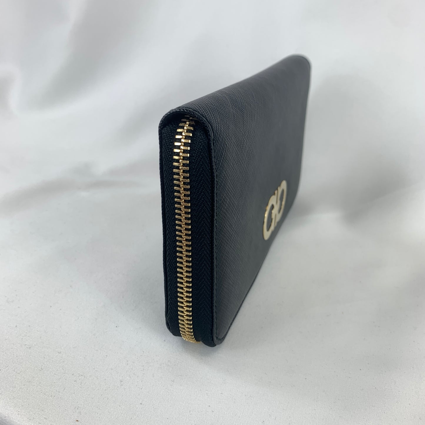 Salvatore Ferragamo Printed Calfskin Zip Wallet in Black