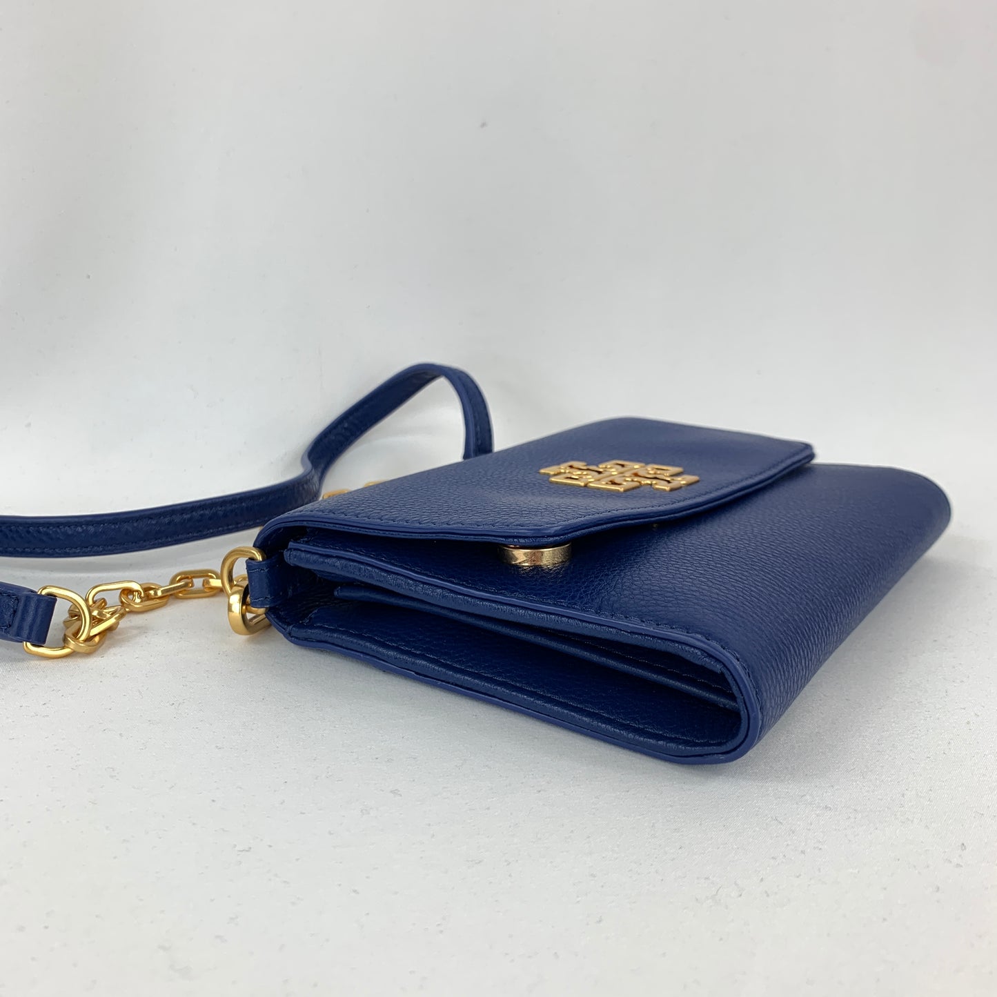 Tory Burch Britten Chain Wallet in Fresh Blueberry