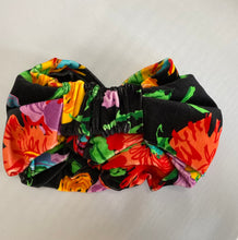 Load image into Gallery viewer, Gucci Velvet Headband in Floral Print