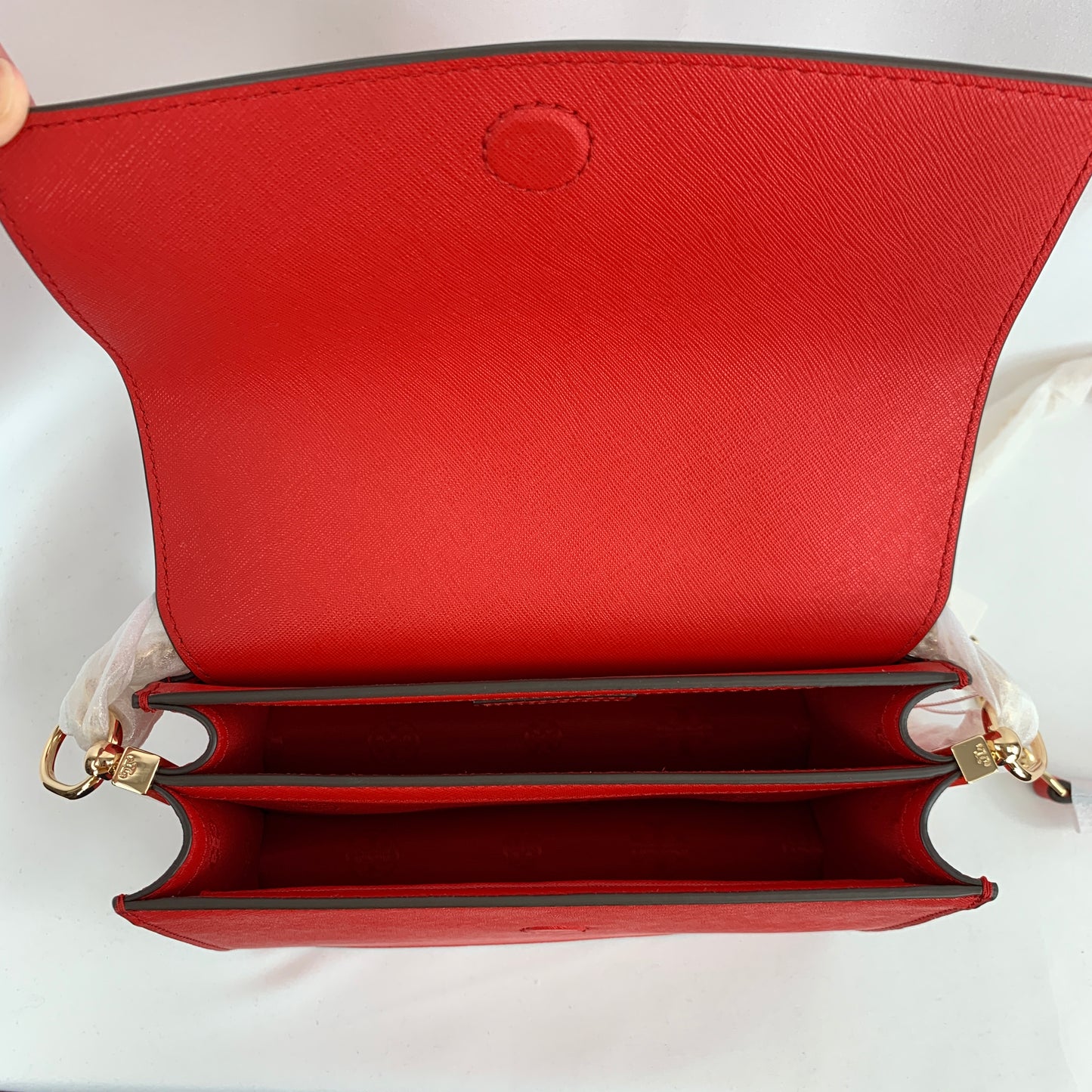 Tory Burch Emerson Envelope Shoulder Bag in Brilliant Red