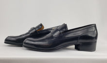 Load image into Gallery viewer, Gucci Mens Loomis Leather Loafers with GG Logo