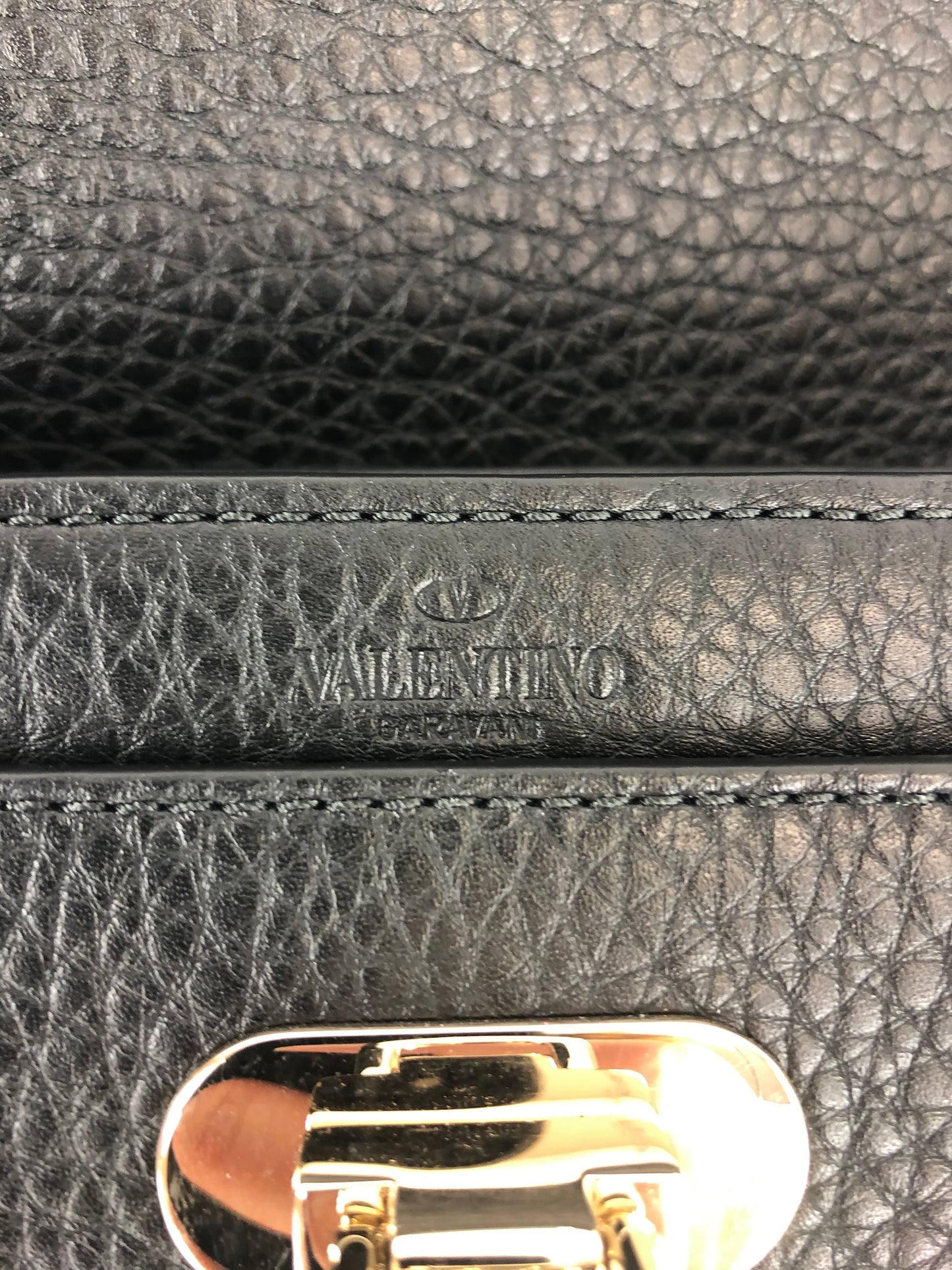 Valentino Garavani Rockstud Small Shoulder Bag in Black