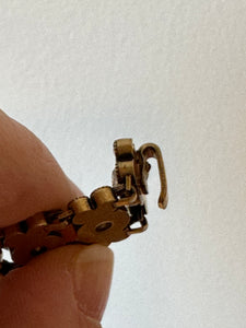 Gucci Lion Head Crystal Bracelet in Gold Metal