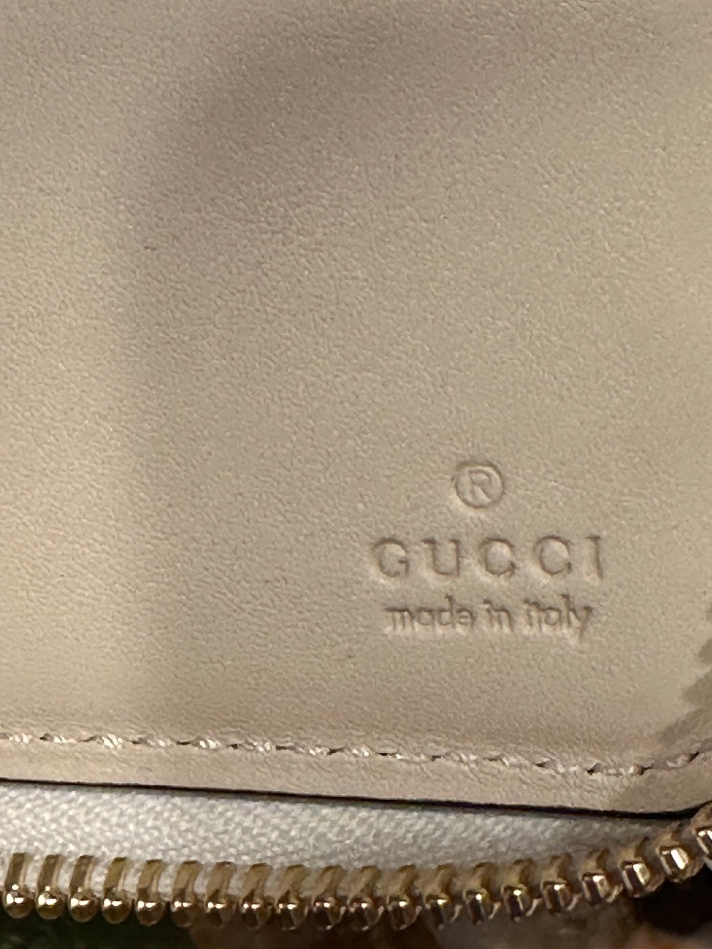 Gucci Interlocking GG Zip Around Wallet in White and Red