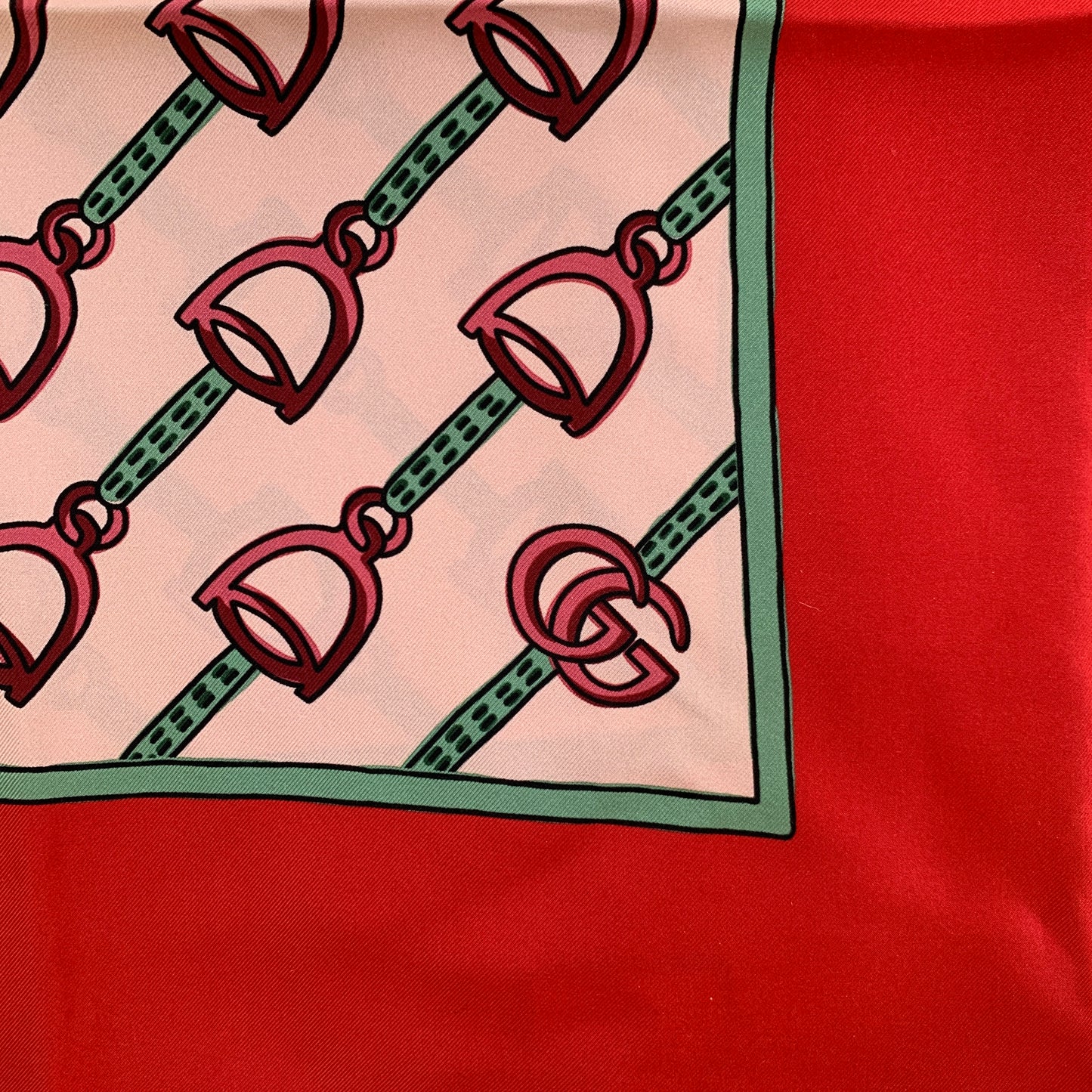 Gucci Reign Horse-bit Silk Twill Scarf in Pink