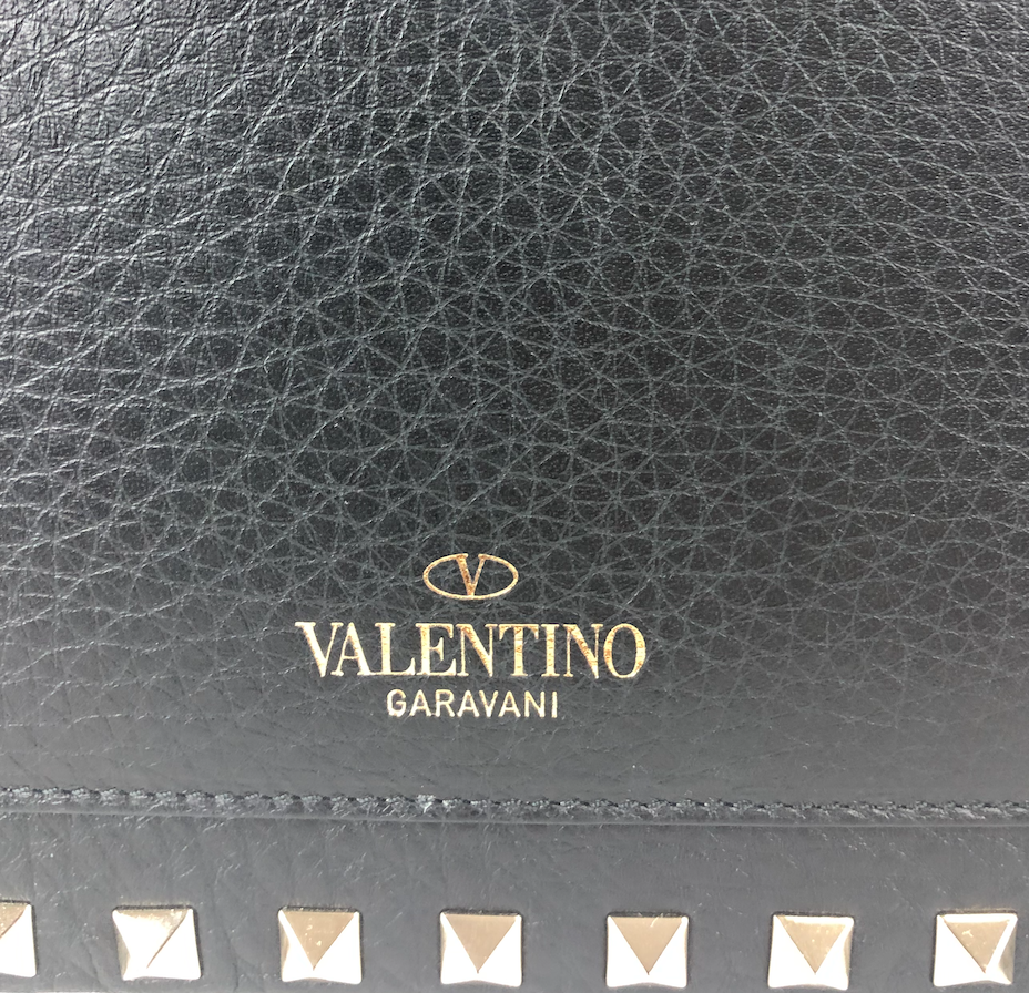 Valentino Garavani Rockstud Small Shoulder Bag in Black