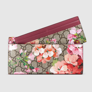 Gucci GG Supreme Blooms Continental Wallet with Card Holder in Red