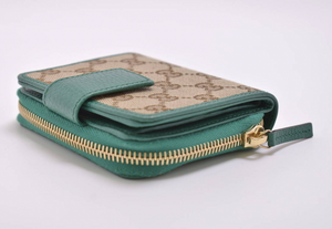 Gucci Original GG Canvas French Wallet in Beige and Caspian Blue –