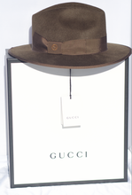 Load image into Gallery viewer, Gucci Felt Hat with GG Bow in Brown