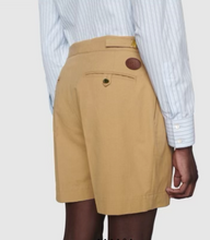 Load image into Gallery viewer, Gucci Cotton Pleated Shorts in Beige