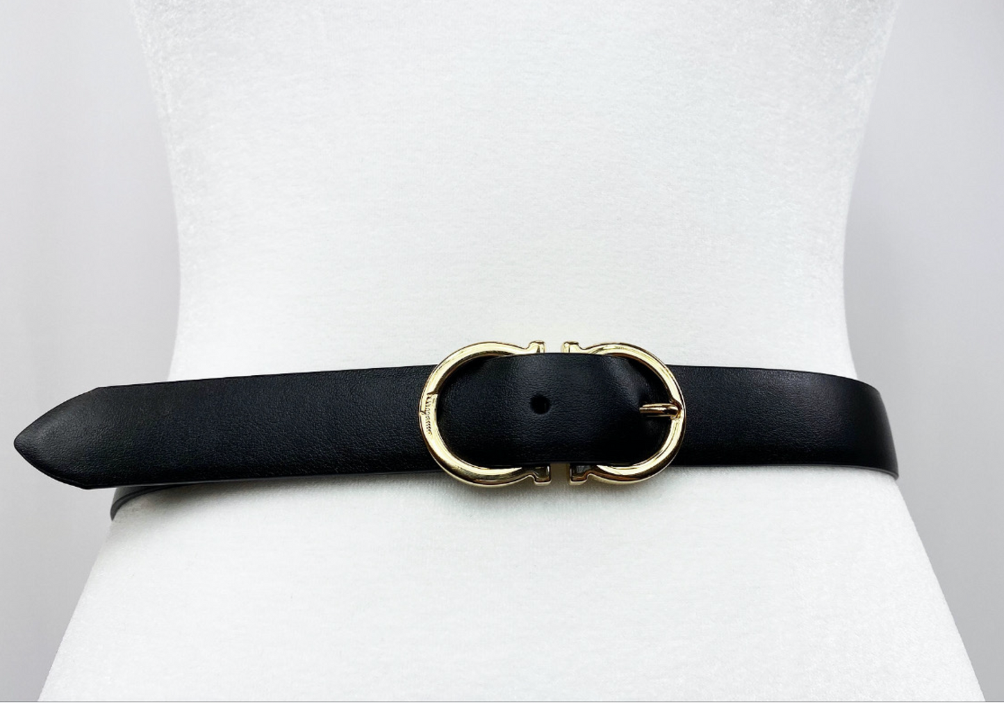 Salvatore Ferragamo Gancini Buckle Belt in Nero
