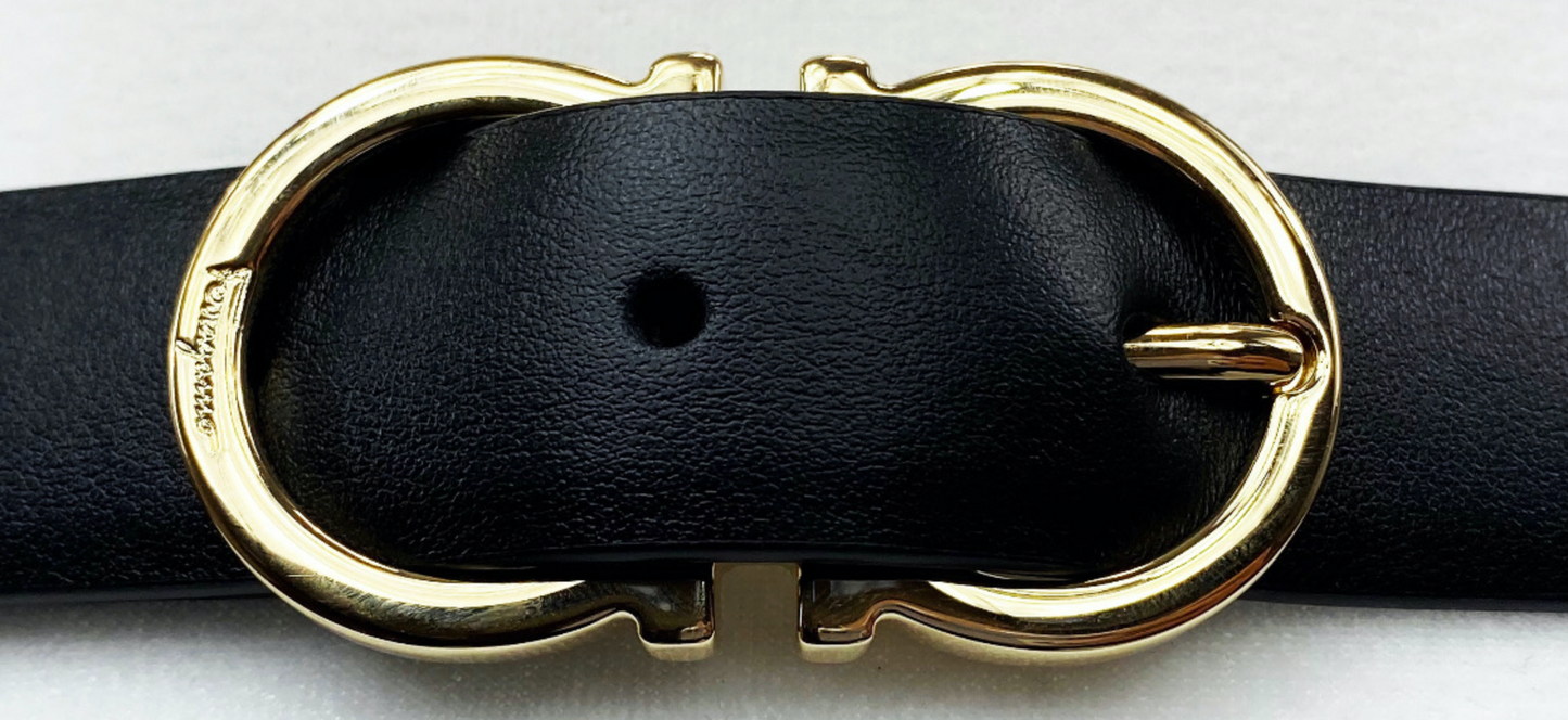 Salvatore Ferragamo Gancini Buckle Belt in Nero
