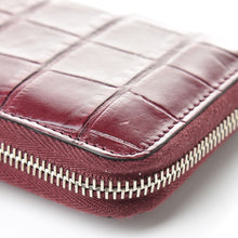 Load image into Gallery viewer, Gucci Crocodile Zip Around Card Case in Cherry Red