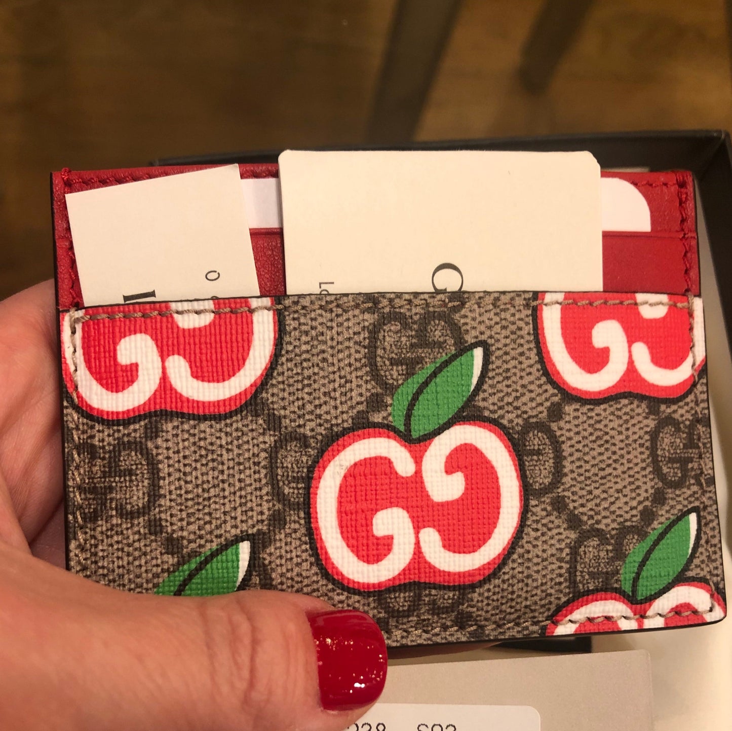 Gucci GG Apple Print Card Case in Tan