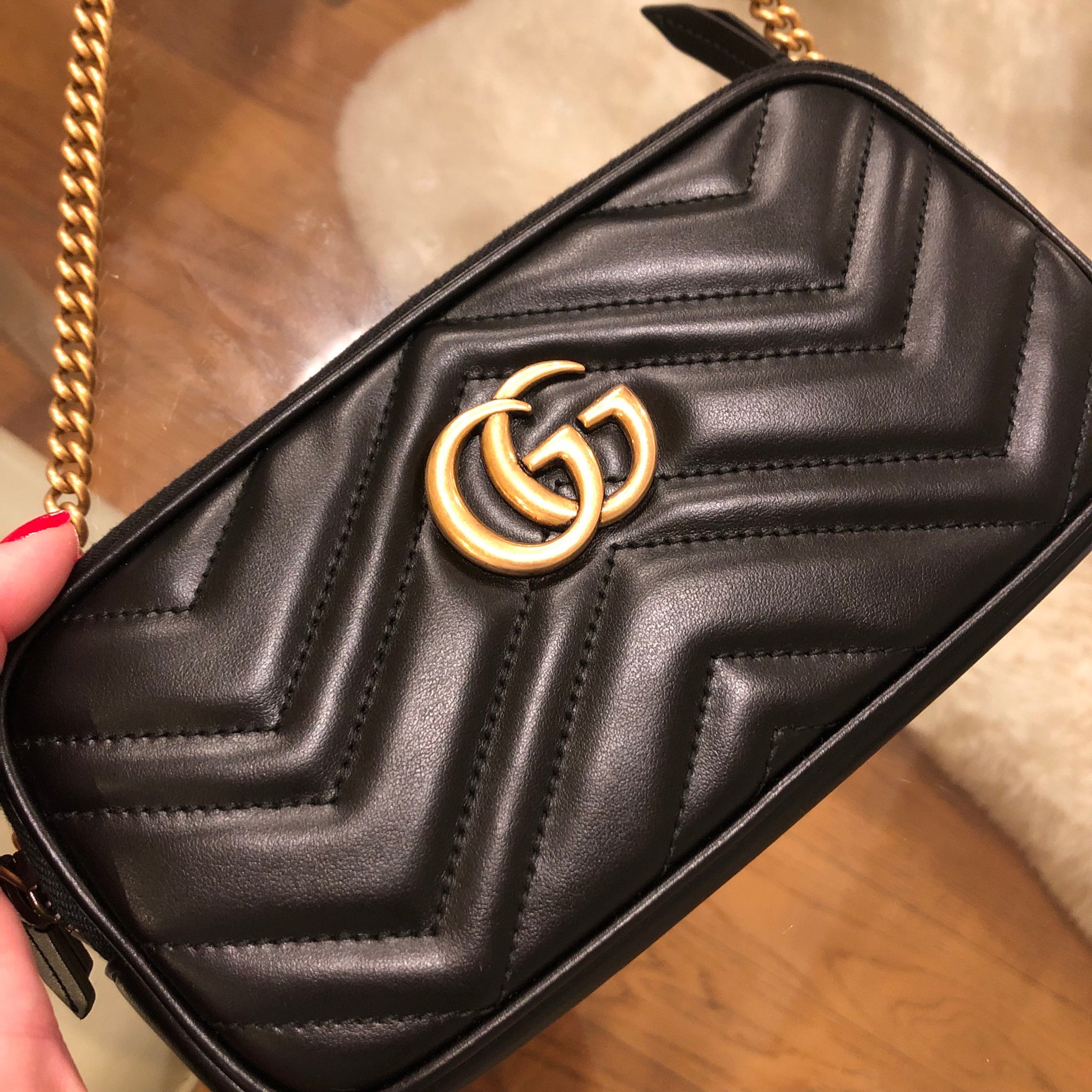 Gucci Interlocking GG Black Chevron Shoulder Bag –