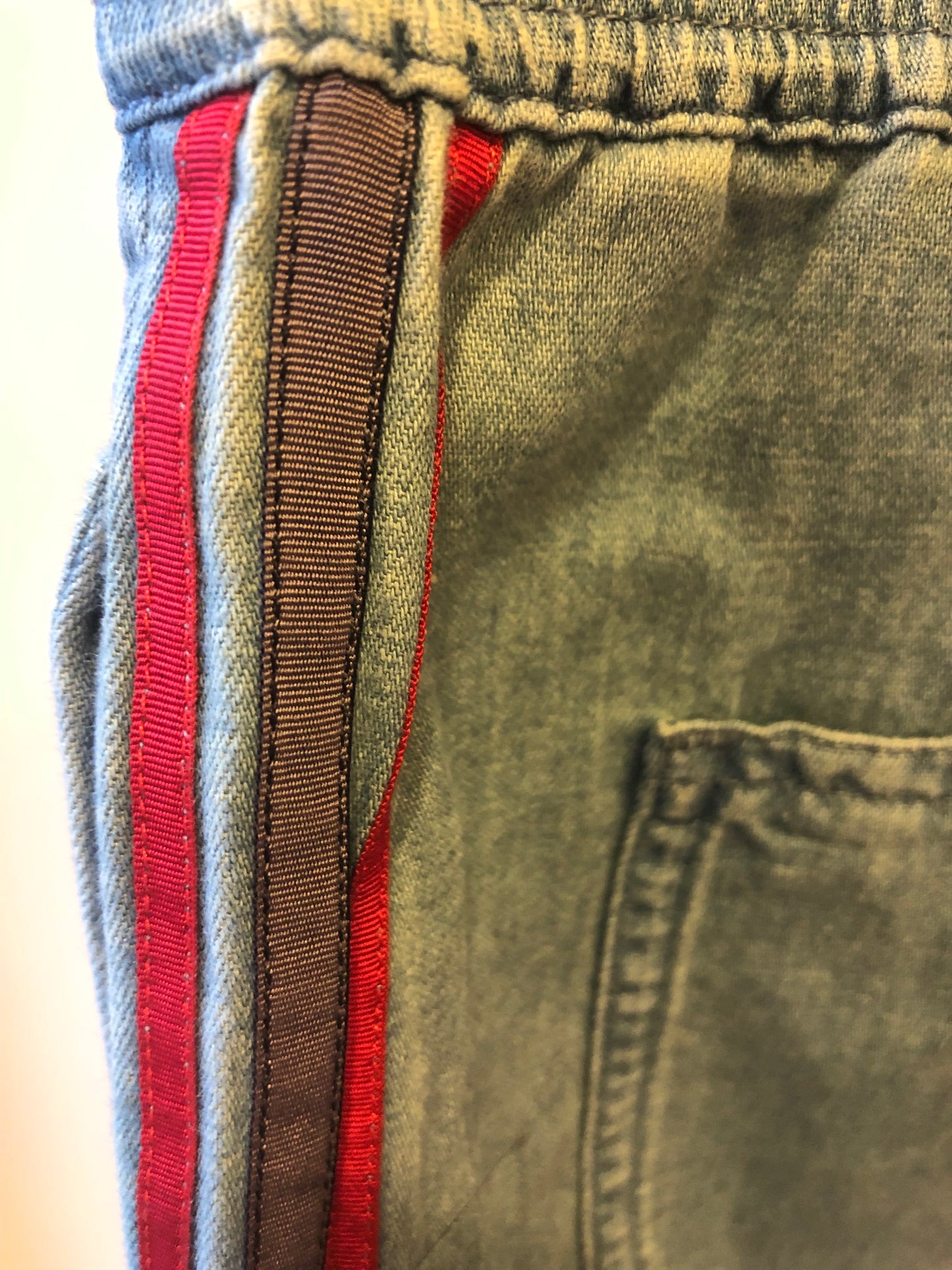 Gucci Piped Chambray Shorts in Blue