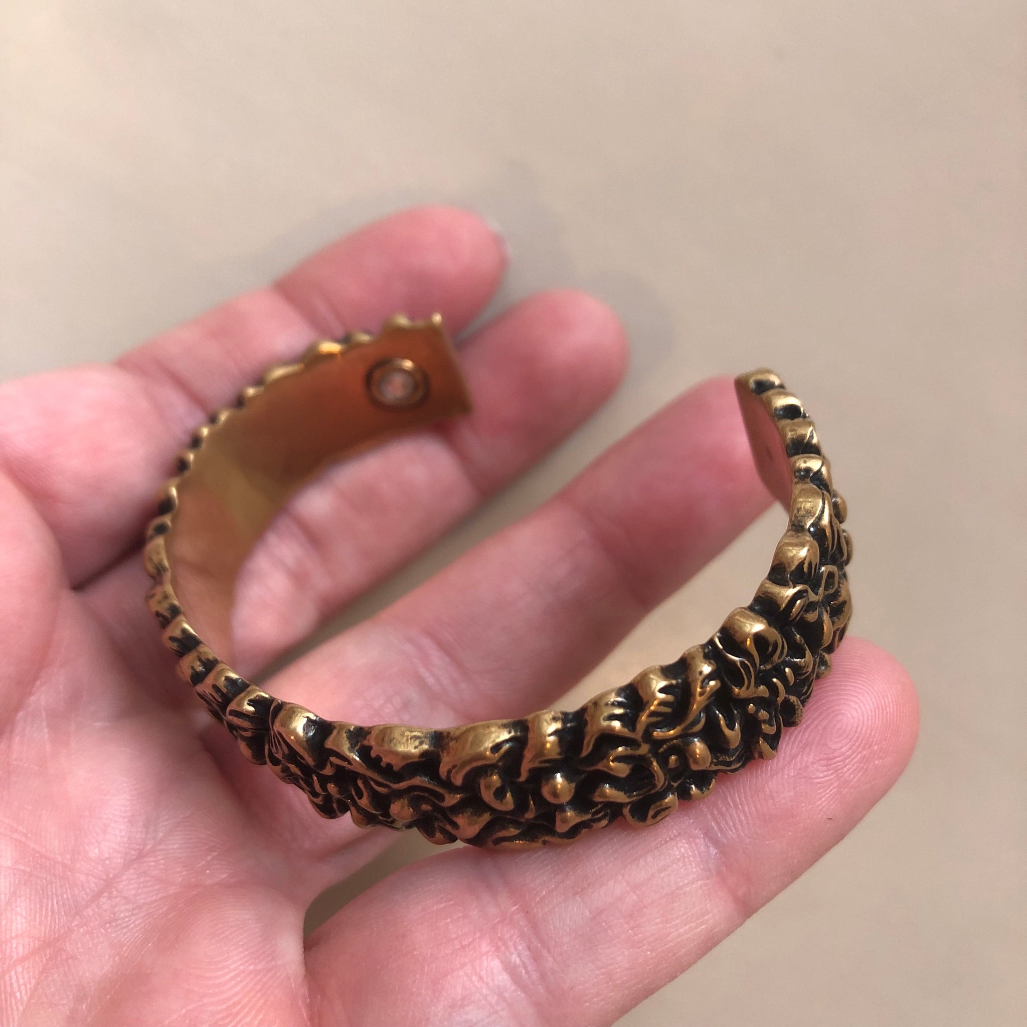 Gucci Lionhead Mane Cuff Bracelet in Antique Gold Small