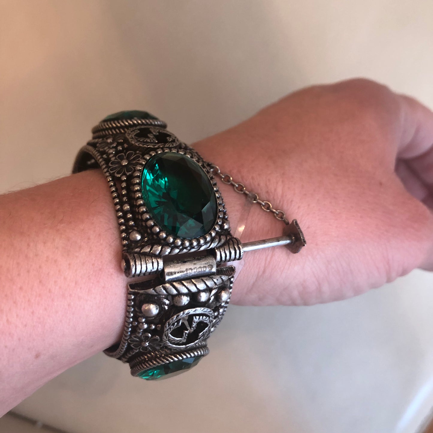 Gucci Interlocking GG Silver Bracelet with Green Crystals