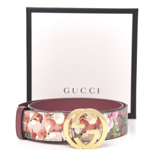 Gucci GG Supreme Monogram Blooms Print Belt in Pink