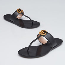 Load image into Gallery viewer, Gucci Double G Leather Thong Sandal in Black