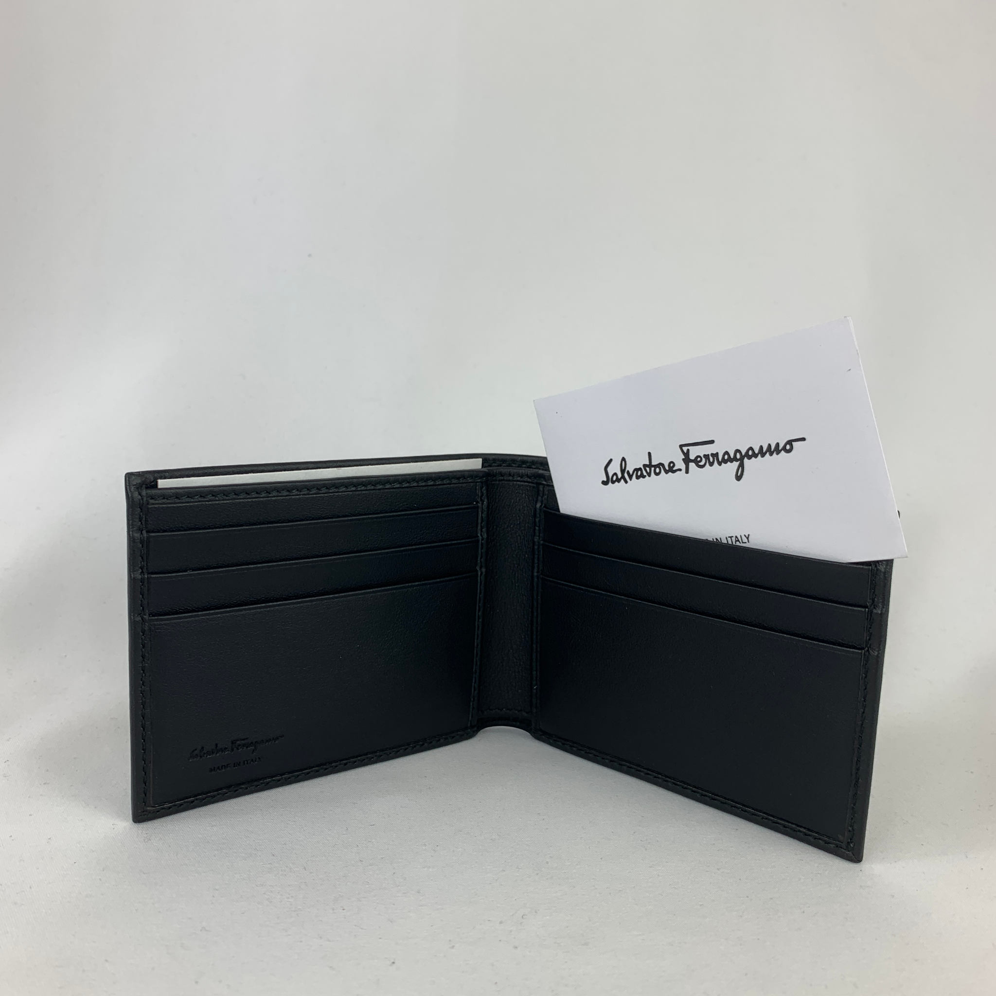 Ferragamo 2025 wallet price