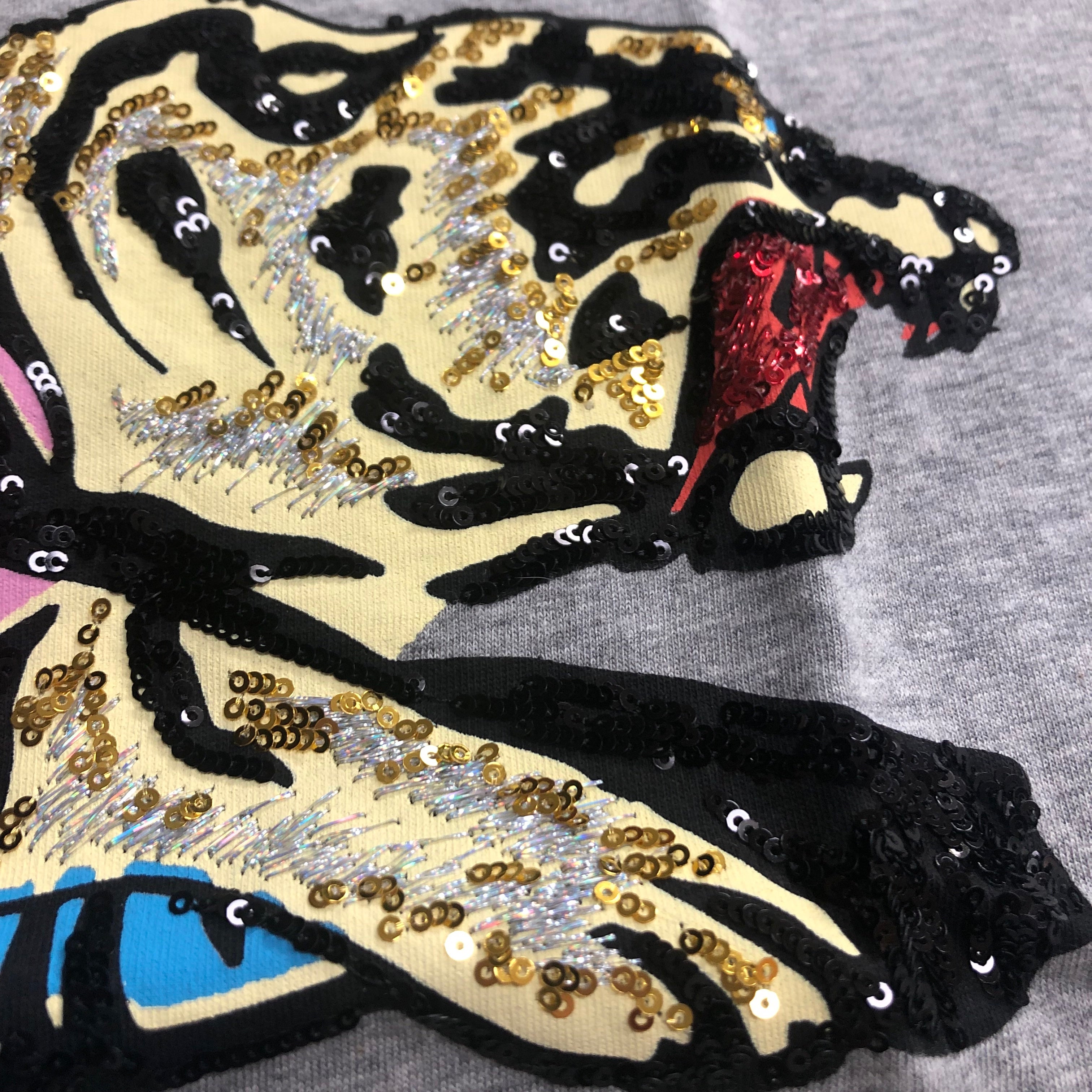 Gucci Oversized Cotton Gray T-shirt with Sequin Tiger – Gavriel.us