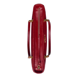 The Gucci GG Marmont Matelassé Leather Shoulder Bag in Red is a gorgeous leather bag with a tote silhouette which is accented by antique gold-tone hardware. Exquisite matelasse stitching accentuates the streamlined silhouette of a trim tote bag branded with antiqued double-G hardware inspired by an archival design.