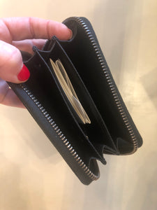 Gucci 80s Small Zip Around Card Case in Black