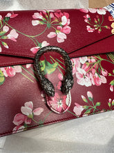 Load image into Gallery viewer, Gucci Large Dionysus Blooms Leather Shoulder Bag in Red