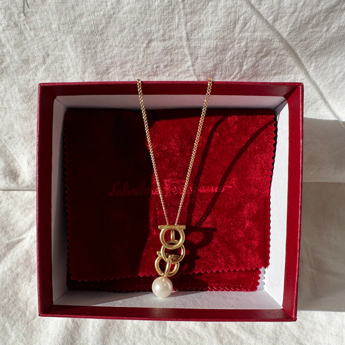 Salvatore Ferragamo Gancini Necklace With Pearl In Gold