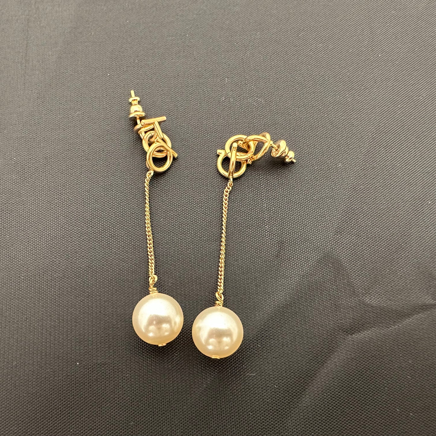 Salvatore Ferragamo Gancini Chain Drop Earrings With Pearl In Gold