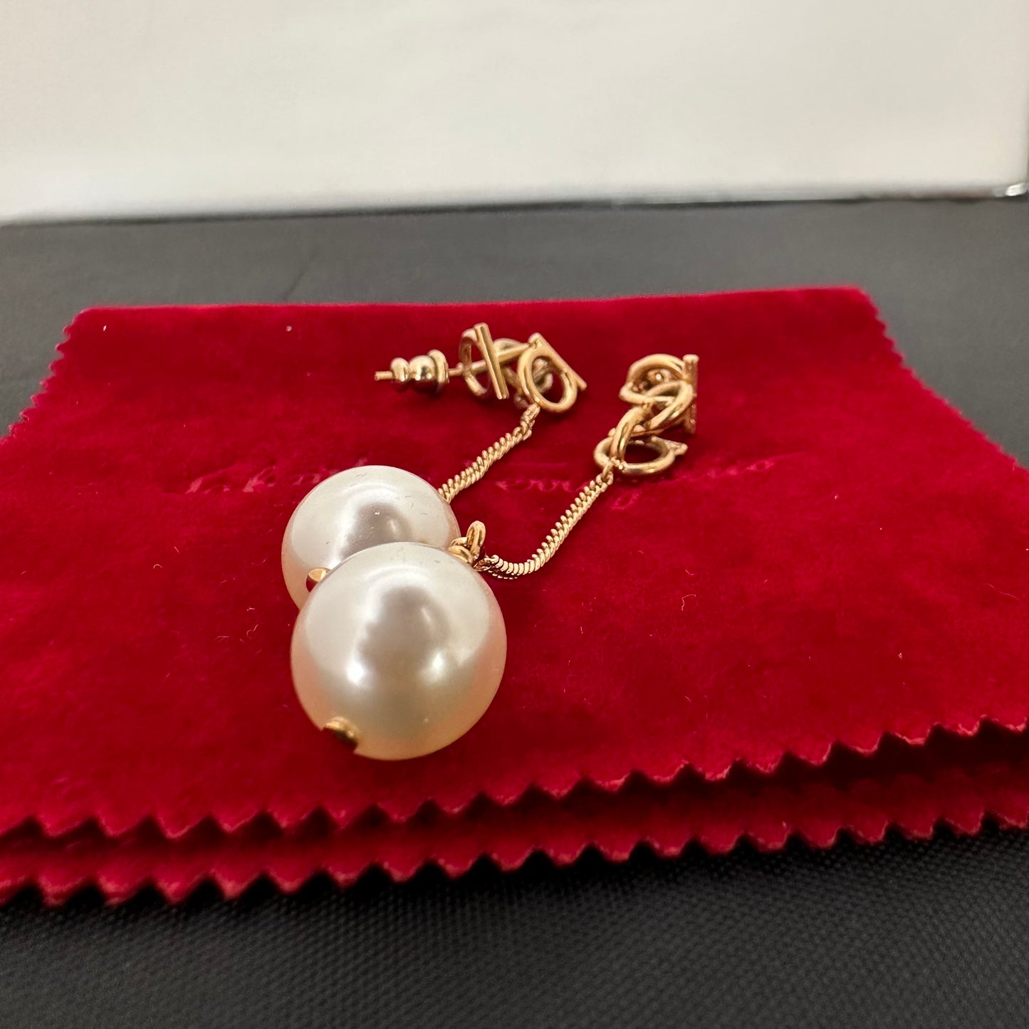 Salvatore Ferragamo Gancini Chain Drop Earrings With Pearl In Gold