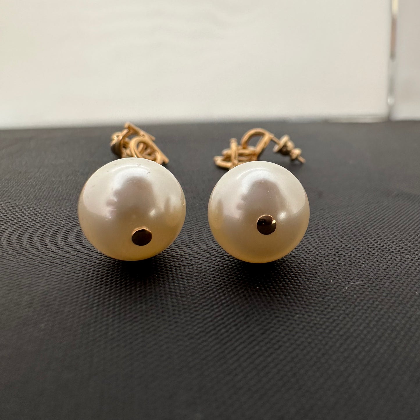 Salvatore Ferragamo Gancini Chain Drop Earrings With Pearl In Gold
