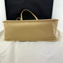 Load image into Gallery viewer, Gucci 1955 Horsebit Shoulder Bag in Beige