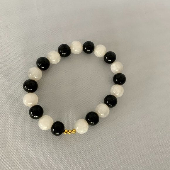 Gavriel Oversized Resin Beaded Bracelet in Black and White
