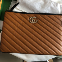 Load image into Gallery viewer, Gucci Calfskin GG Marmont Quilted Leather Pouch in Vaccha Brown