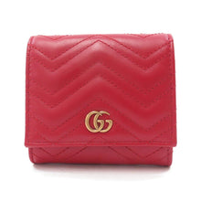 Load image into Gallery viewer, Gucci Chevron Marmont Wallet in Red